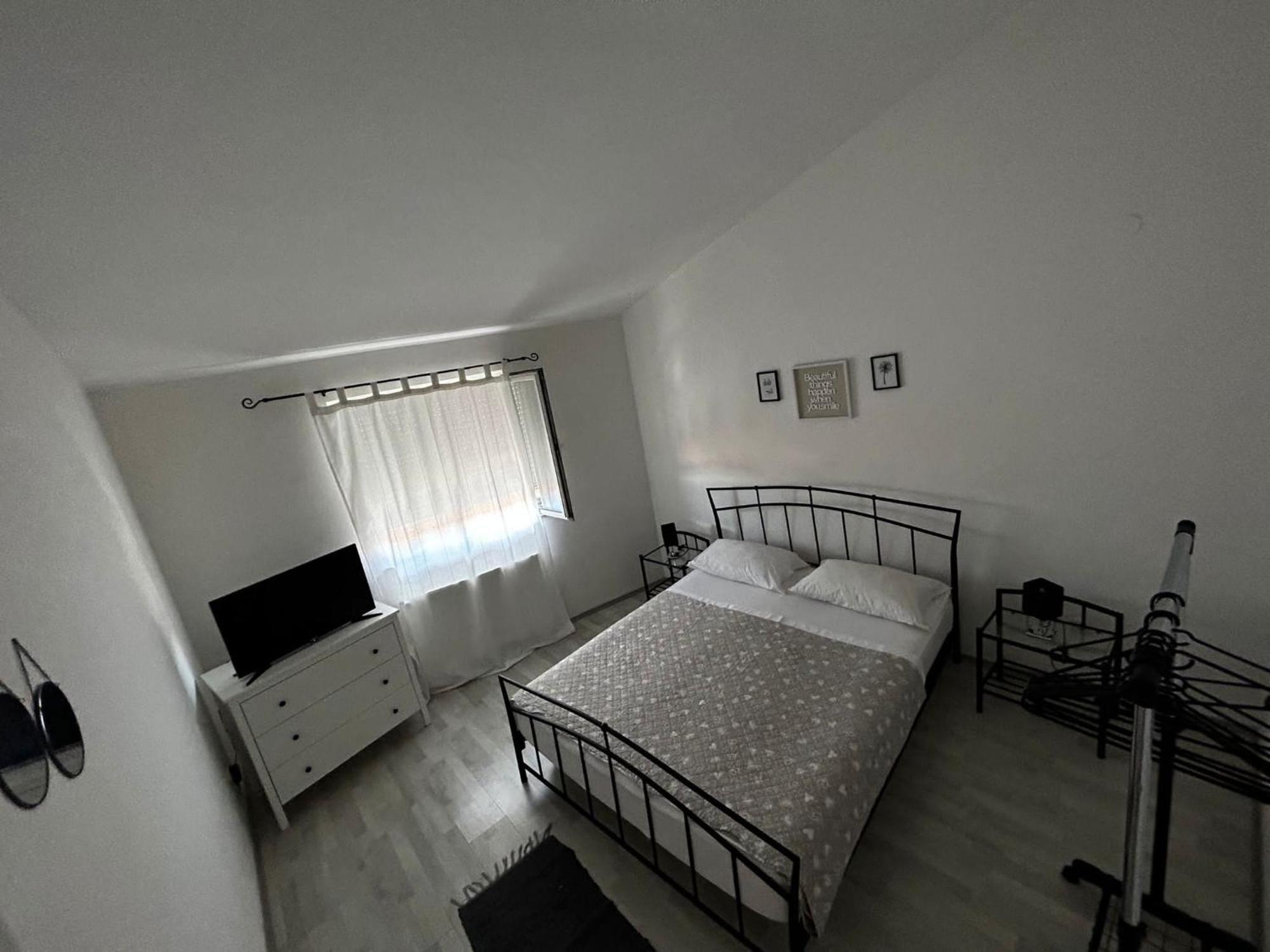 Apartments Petrovic بيروفاتش الغرفة الصورة
